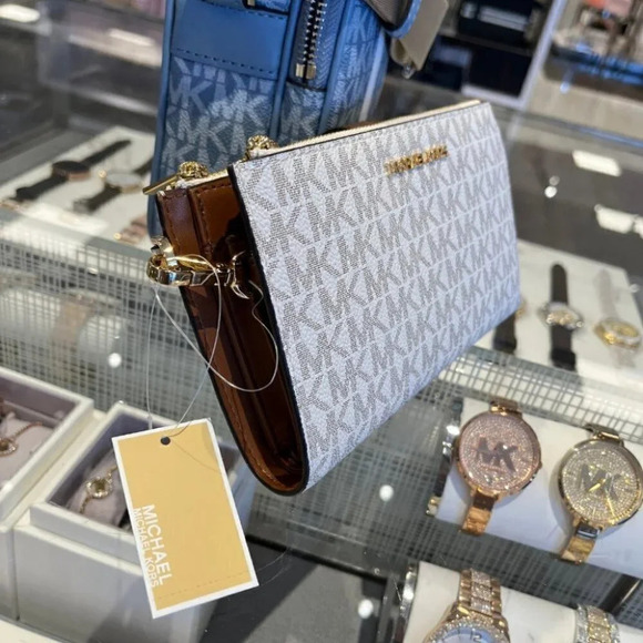 MICHAEL KORS JET SET TRAVEL DOUBLE ZIP WALLET PHONE CASE WRISTLET VANILLA $198 - Picture 2 of 8